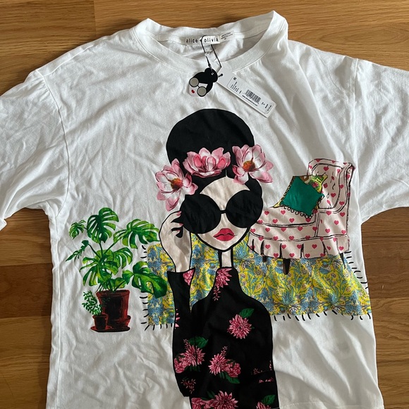 Alice + Olivia Evan tee size small - Picture 3 of 4